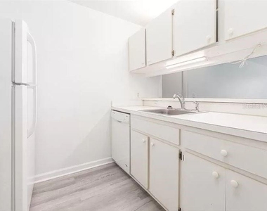 3800 Sw 20th Avenue - Photo Thumbnail 3