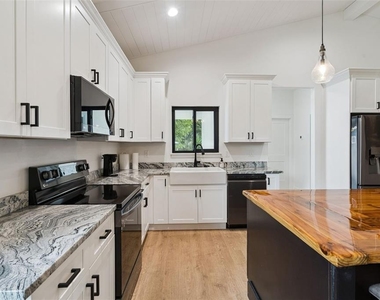 16623 Oklahoma Street - Photo Thumbnail 2