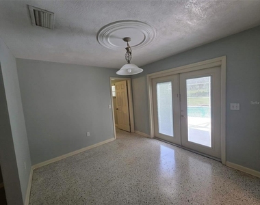 25601 Laylaine Drive - Photo Thumbnail 13