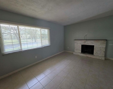 25601 Laylaine Drive - Photo Thumbnail 7