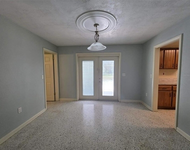 25601 Laylaine Drive - Photo Thumbnail 12