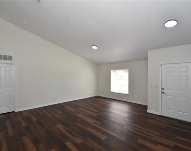 33 Prattwood Lane - Photo Thumbnail 3