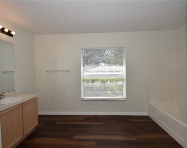 33 Prattwood Lane - Photo Thumbnail 19