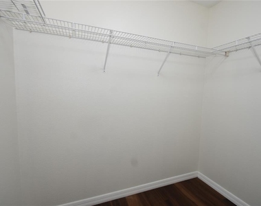 33 Prattwood Lane - Photo Thumbnail 18