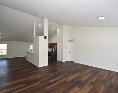 33 Prattwood Lane - Photo Thumbnail 5