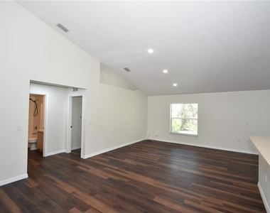 33 Prattwood Lane - Photo Thumbnail 6