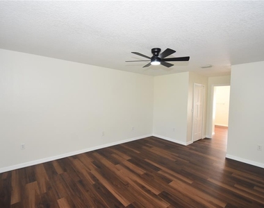 33 Prattwood Lane - Photo Thumbnail 17
