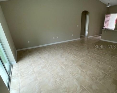 14 Presidential Lane - Photo Thumbnail 5