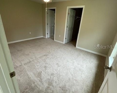 14 Presidential Lane - Photo Thumbnail 9