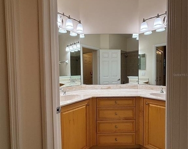 240 West End Drive - Photo Thumbnail 11