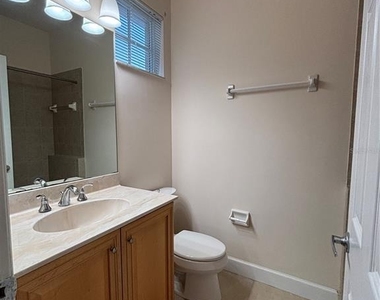 240 West End Drive - Photo Thumbnail 6