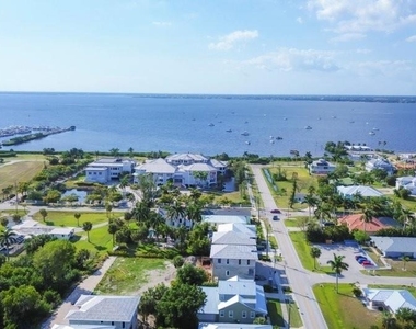 461 W Marion Avenue - Photo Thumbnail 12