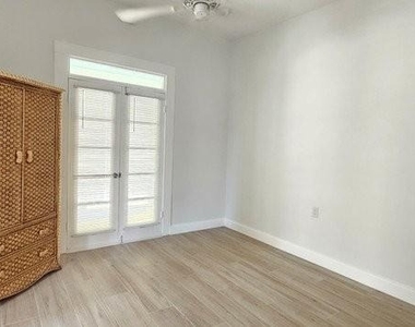 461 W Marion Avenue - Photo Thumbnail 10