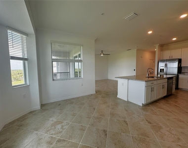 14051 Heritage Landing Boulevard - Photo Thumbnail 6
