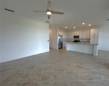 14051 Heritage Landing Boulevard - Photo Thumbnail 7