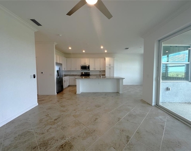 14051 Heritage Landing Boulevard - Photo Thumbnail 8