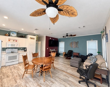 6519 Oregon Street - Photo Thumbnail 4