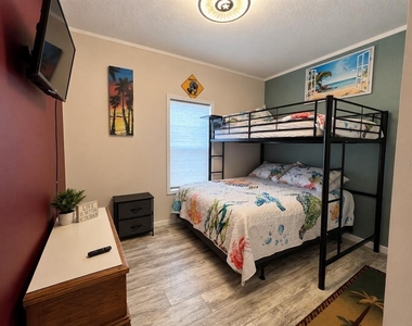 6519 Oregon Street - Photo Thumbnail 7