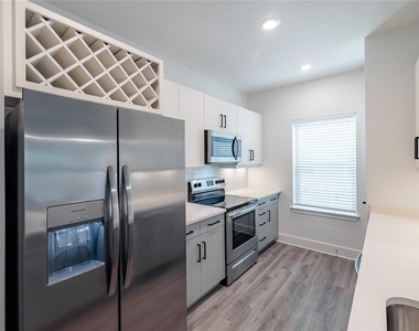 1420 Lakefront Drive - Photo Thumbnail 3