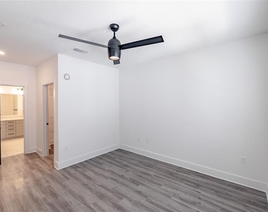 1420 Lakefront Drive - Photo Thumbnail 28