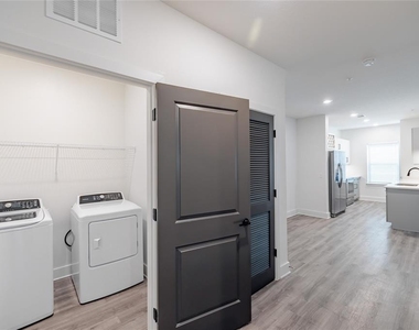 1420 Lakefront Drive - Photo Thumbnail 14