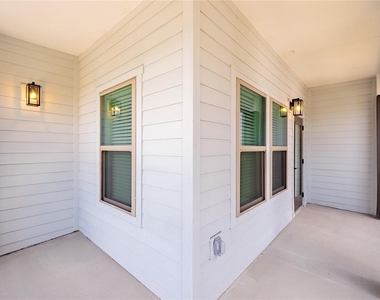 1420 Lakefront Drive - Photo Thumbnail 16