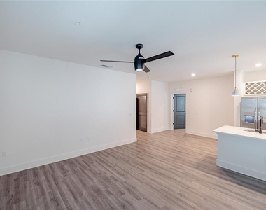 1420 Lakefront Drive - Photo Thumbnail 9