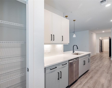 1420 Lakefront Drive - Photo Thumbnail 7