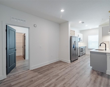 1420 Lakefront Drive - Photo Thumbnail 6