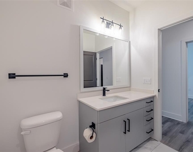 1420 Lakefront Drive - Photo Thumbnail 18