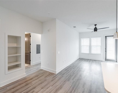 1420 Lakefront Drive - Photo Thumbnail 6