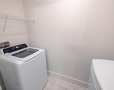1420 Lakefront Drive - Photo Thumbnail 8