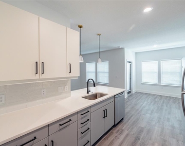 1420 Lakefront Drive - Photo Thumbnail 3