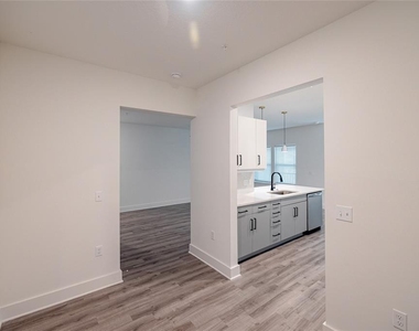 1420 Lakefront Drive - Photo Thumbnail 13