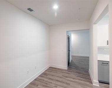 1420 Lakefront Drive - Photo Thumbnail 17