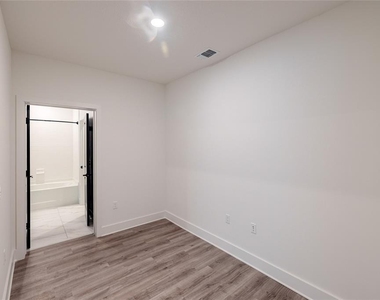 1420 Lakefront Drive - Photo Thumbnail 21