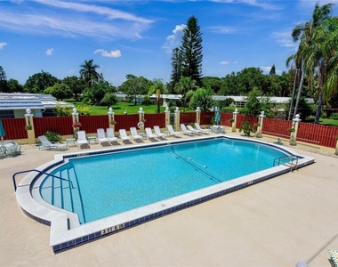 5823 Tidewood Avenue - Photo Thumbnail 3