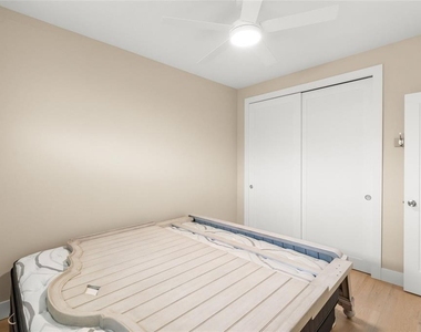 5823 Tidewood Avenue - Photo Thumbnail 17