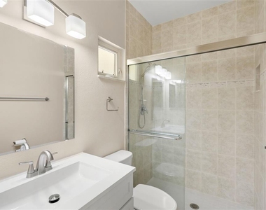 5823 Tidewood Avenue - Photo Thumbnail 18