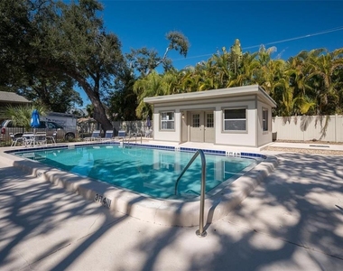 3360 S Osprey Avenue - Photo Thumbnail 17