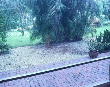 3360 S Osprey Avenue - Photo Thumbnail 14