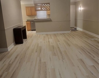 3360 S Osprey Avenue - Photo Thumbnail 6