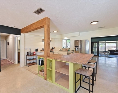 5812 2nd Avenue Drive Nw - Photo Thumbnail 4