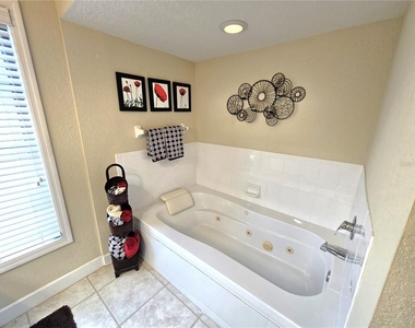3905 Mariners Walk - Photo Thumbnail 15