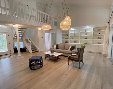 4489 Oak View Drive - Photo Thumbnail 5