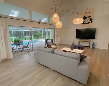 4489 Oak View Drive - Photo Thumbnail 4