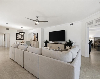 10792 Tarflower Drive - Photo Thumbnail 12