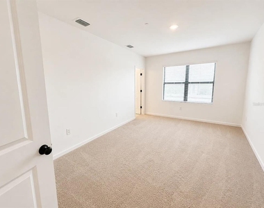 6312 Silverstar Drive - Photo Thumbnail 11