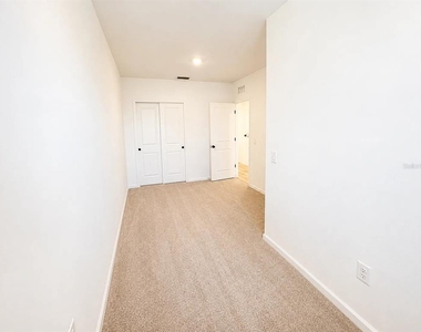 6312 Silverstar Drive - Photo Thumbnail 18