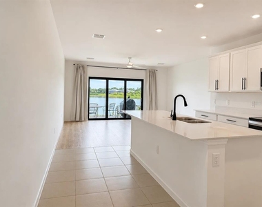 6312 Silverstar Drive - Photo Thumbnail 5